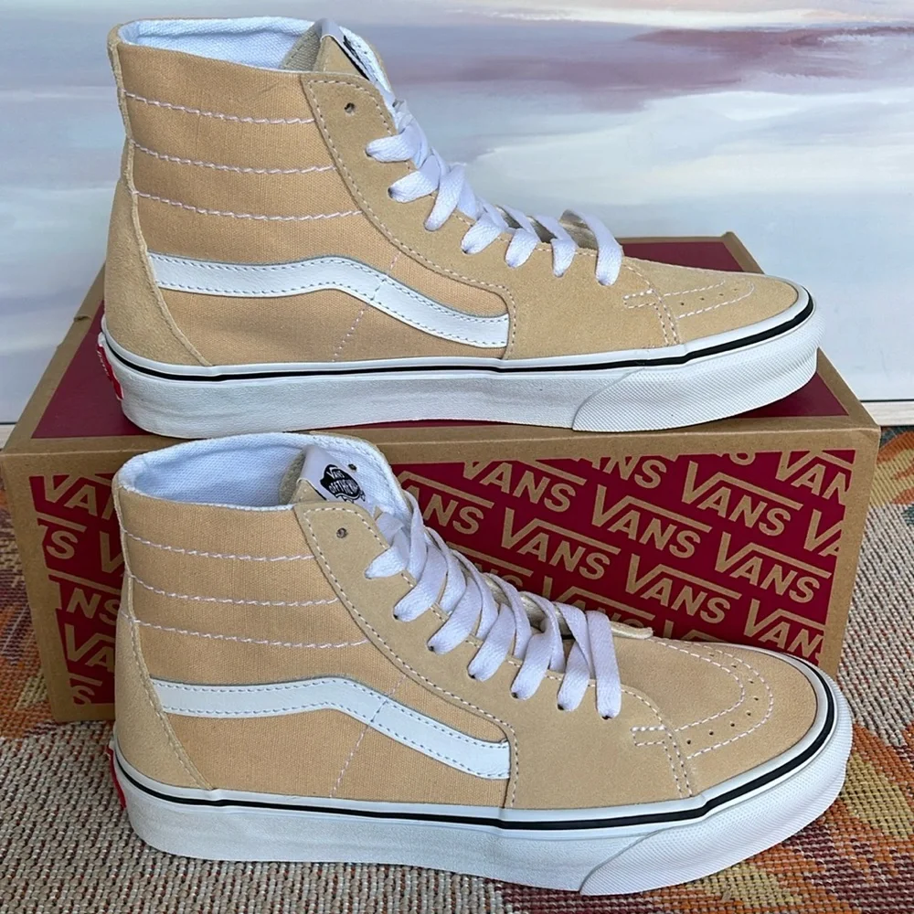 Vans Men’s Sk8-Hi Tapered
Color Theory Honey Peach
VN0A5KRUBLP
Sneakers - Picture 3 of 16